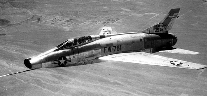 F-100“超佩刀”